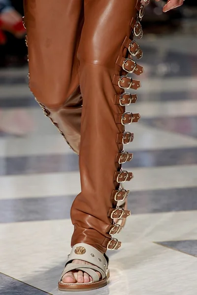Look 35